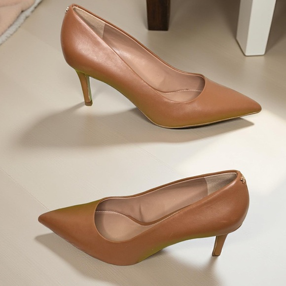 Sam Edelman Tan Heels Classic Pointed-Toe - Picture 11 of 12